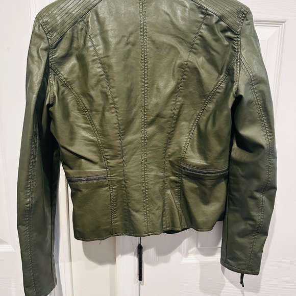 BLANK NYC | Vegan Leather Crop Moto Jacket | Size Small - Picture 6 of 8